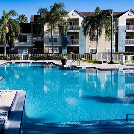 Designed 2Br With Balcony Pool And Gym Apartman Bradenton Kültér fotó