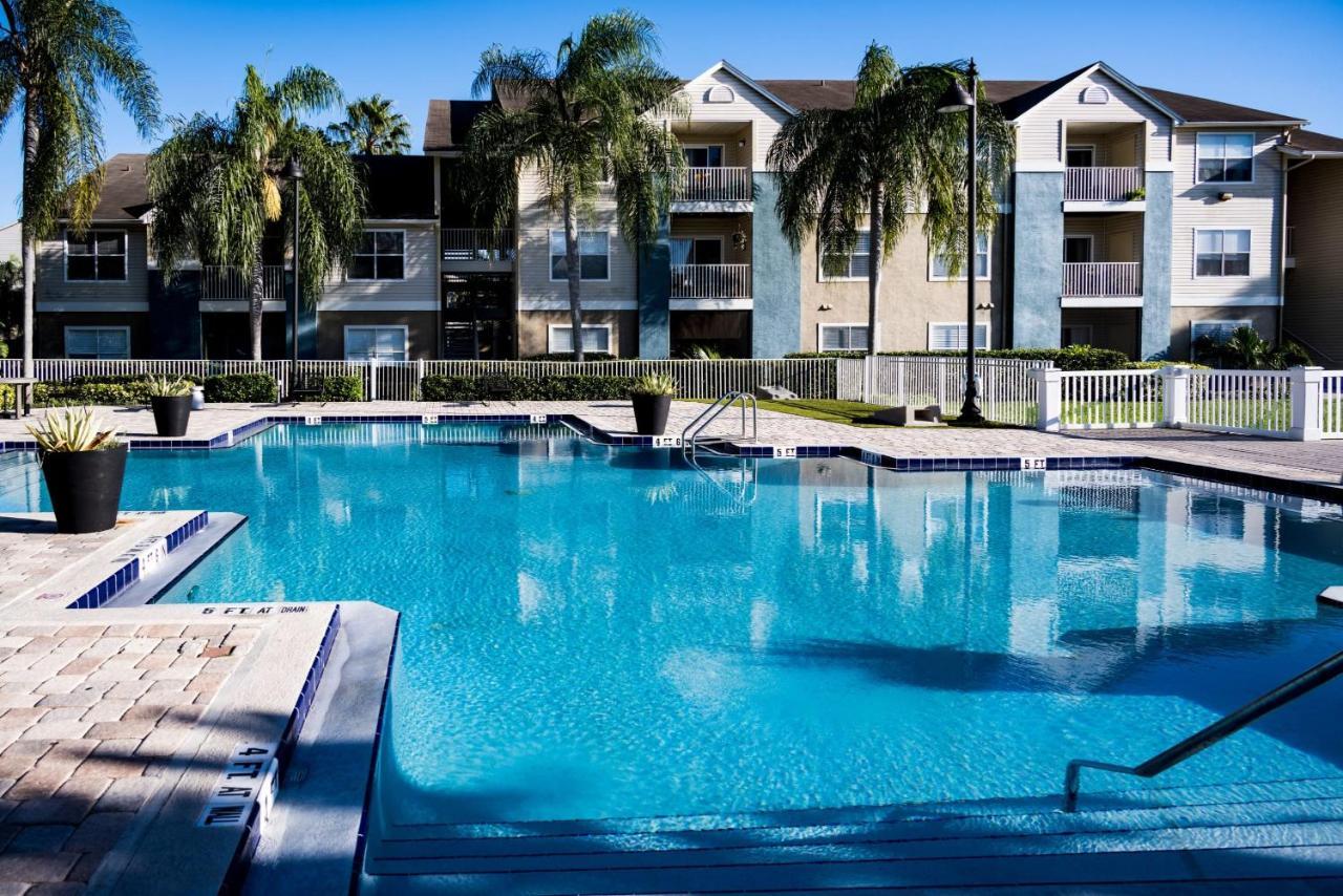 Designed 2Br With Balcony Pool And Gym Apartman Bradenton Kültér fotó