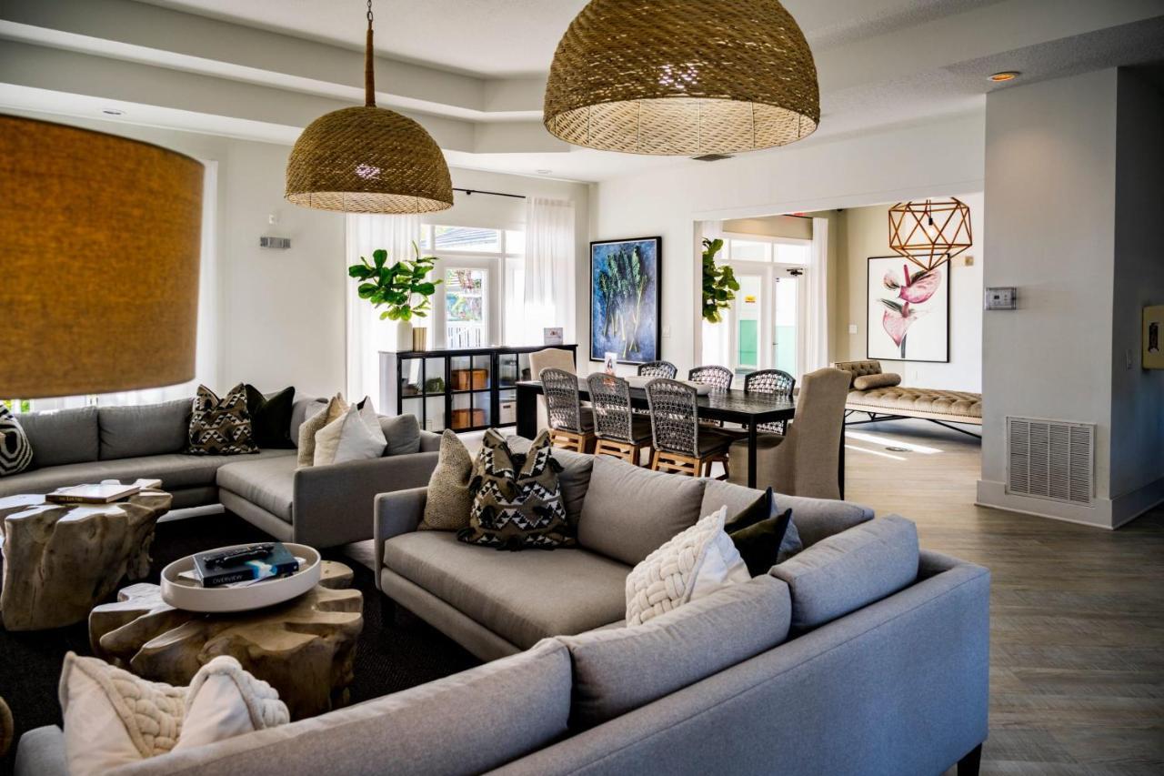 Designed 2Br With Balcony Pool And Gym Apartman Bradenton Kültér fotó
